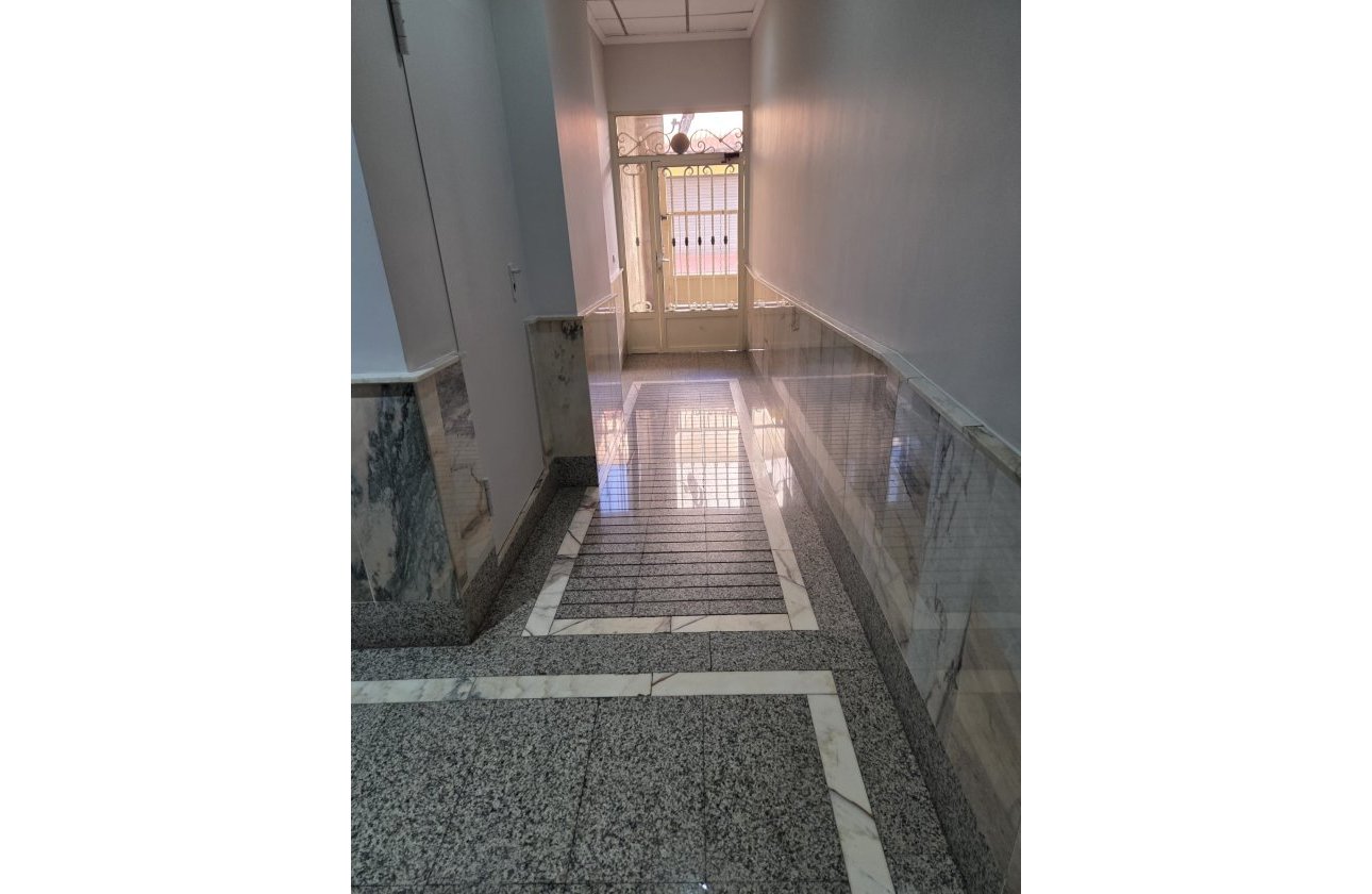 Herverkoop - Appartement -
Torrevieja - Costa Blanca