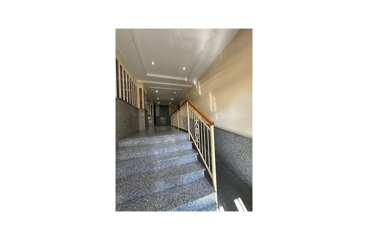 Herverkoop - Appartement -
Torrevieja - Costa Blanca