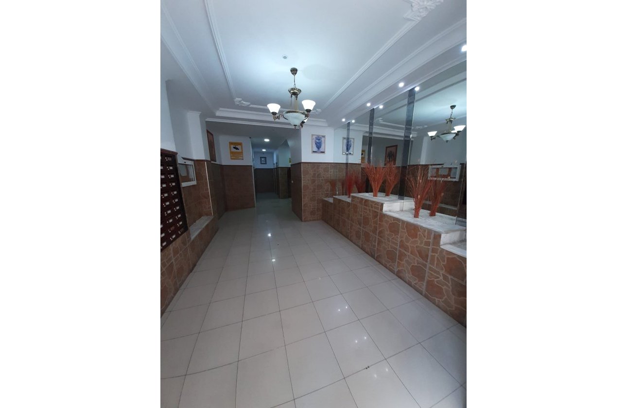 Herverkoop - Appartement -
Torrevieja - Costa Blanca