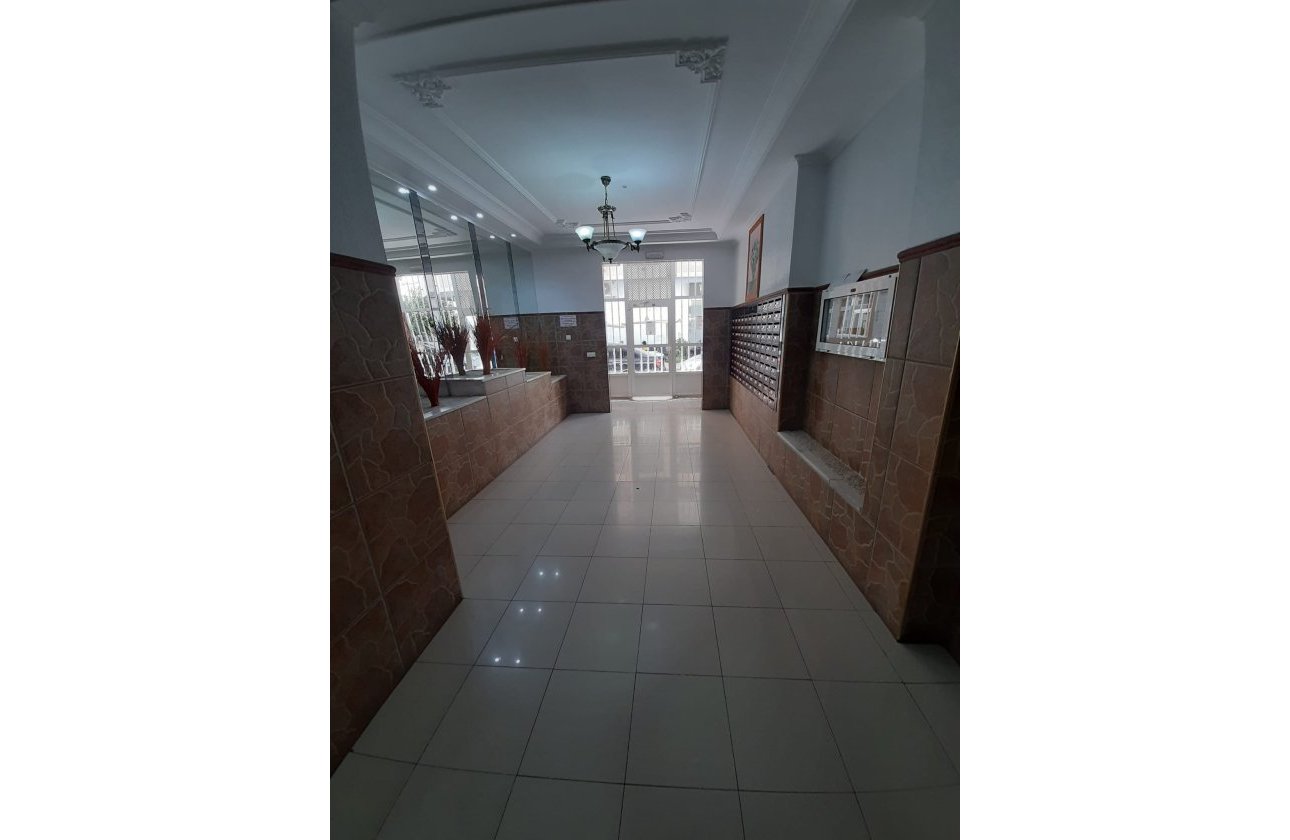 Herverkoop - Appartement -
Torrevieja - Costa Blanca