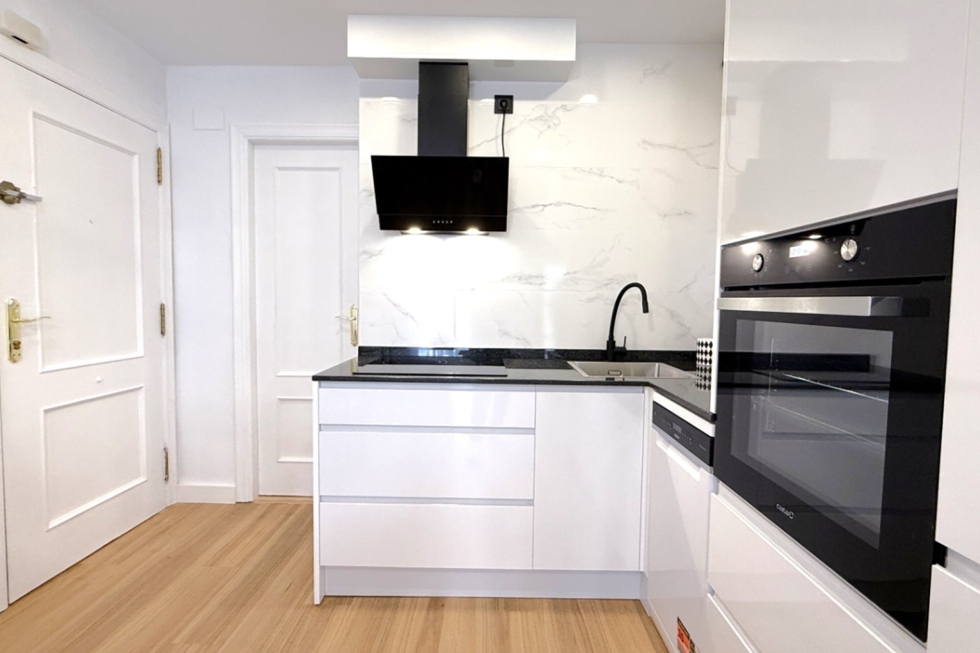 Herverkoop - Appartement -
Torrevieja - Costa Blanca