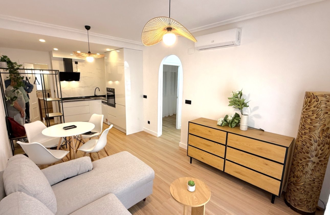 Herverkoop - Appartement -
Torrevieja - Costa Blanca