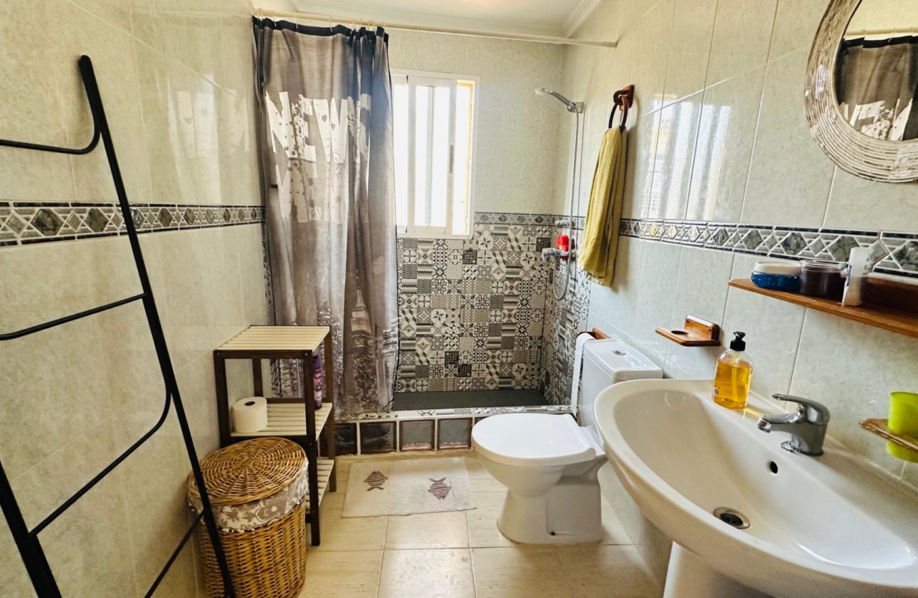 Herverkoop - Appartement -
Torrevieja - Costa Blanca