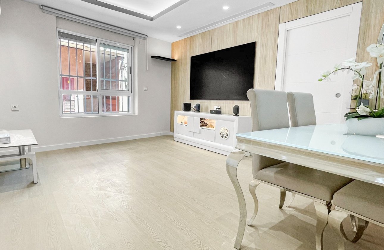 Herverkoop - Appartement -
Torrevieja - Costa Blanca
