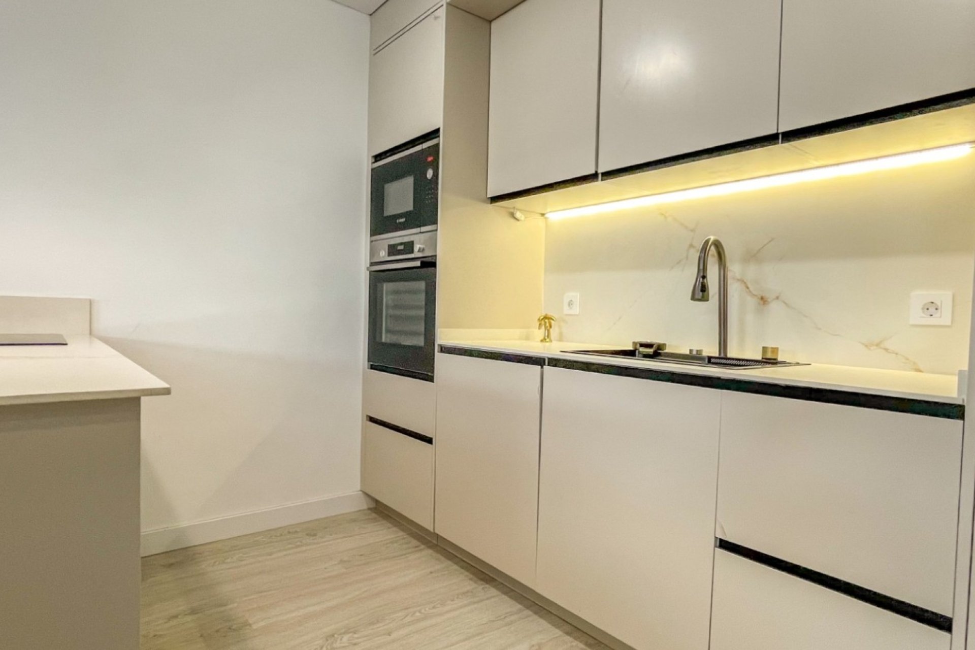 Herverkoop - Appartement -
Torrevieja - Costa Blanca