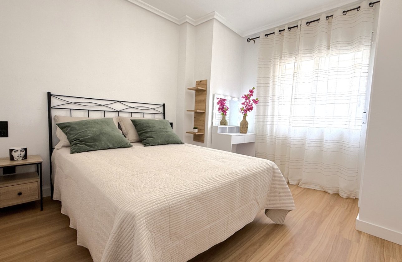 Herverkoop - Appartement -
Torrevieja - Costa Blanca