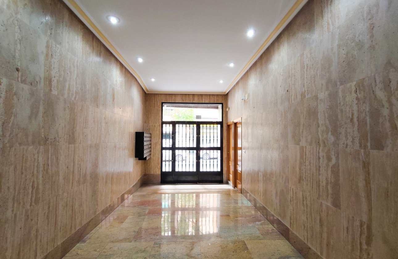 Herverkoop - Appartement -
Torrevieja - Costa Blanca