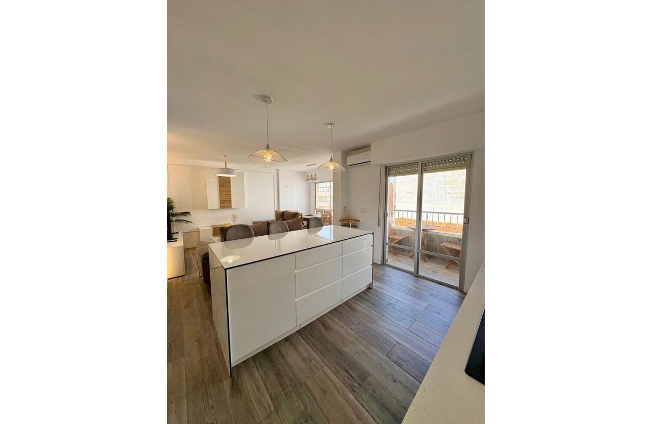 Herverkoop - Appartement -
Torrevieja - Costa Blanca