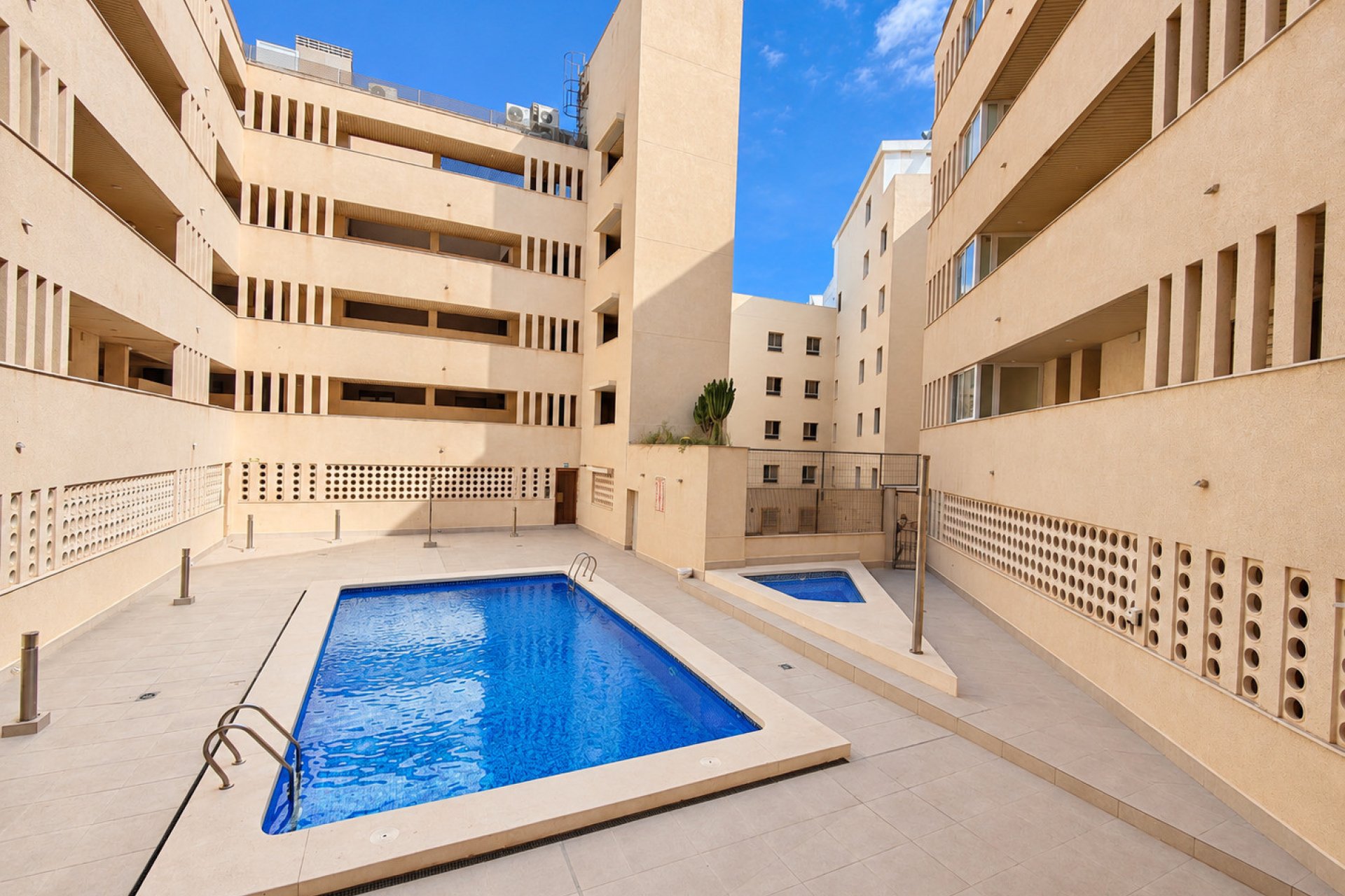 Herverkoop - Appartement -
Torrevieja - Costa Blanca