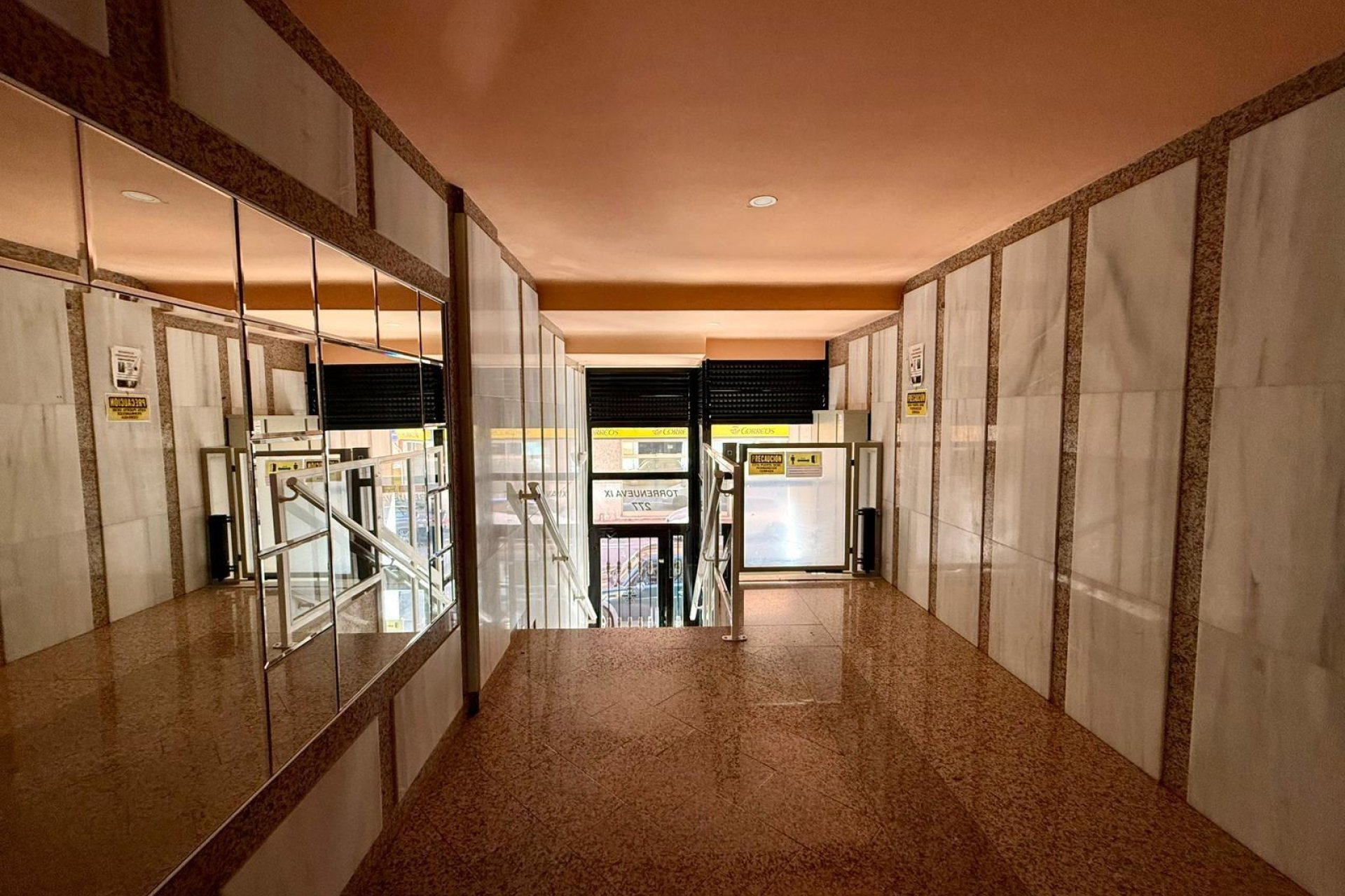 Herverkoop - Appartement -
Torrevieja - Curva Del Palangre