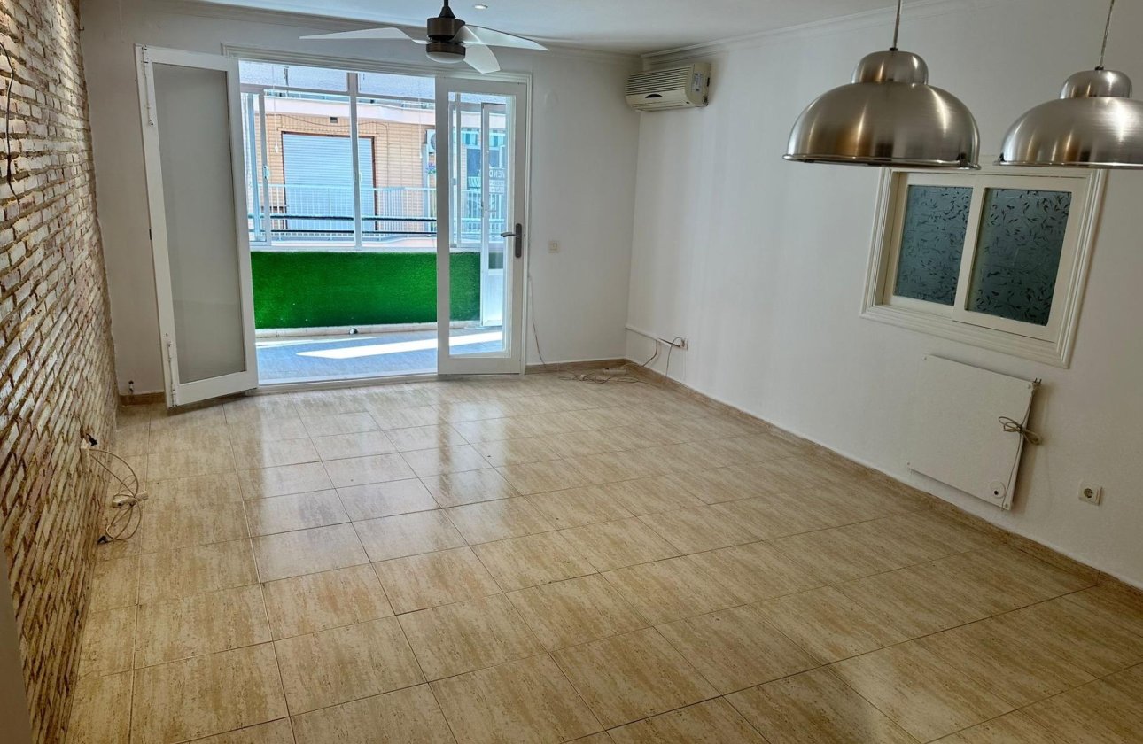 Herverkoop - Appartement -
Torrevieja - El Acequión - Los Náufragos