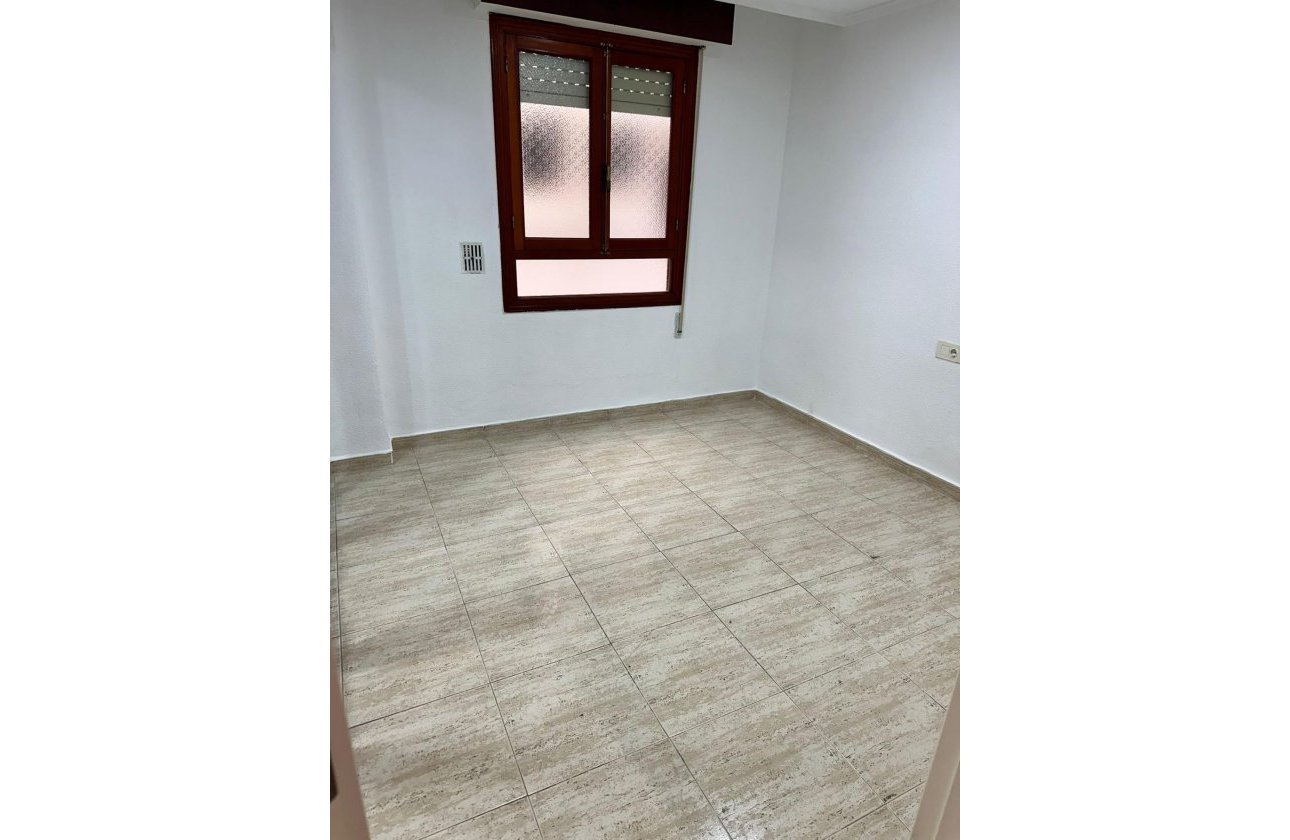 Herverkoop - Appartement -
Torrevieja - El Acequión - Los Náufragos
