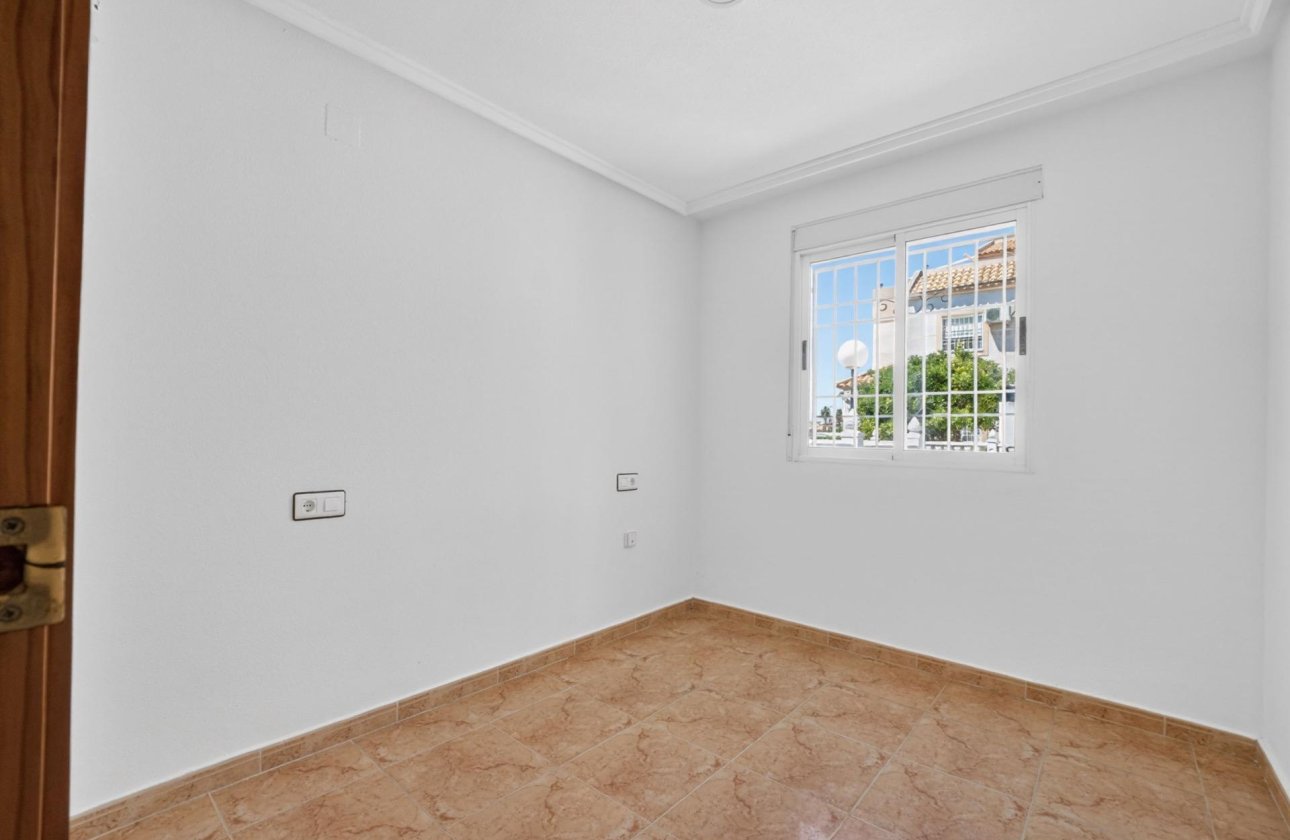 Herverkoop - Appartement -
Torrevieja - El Limonar