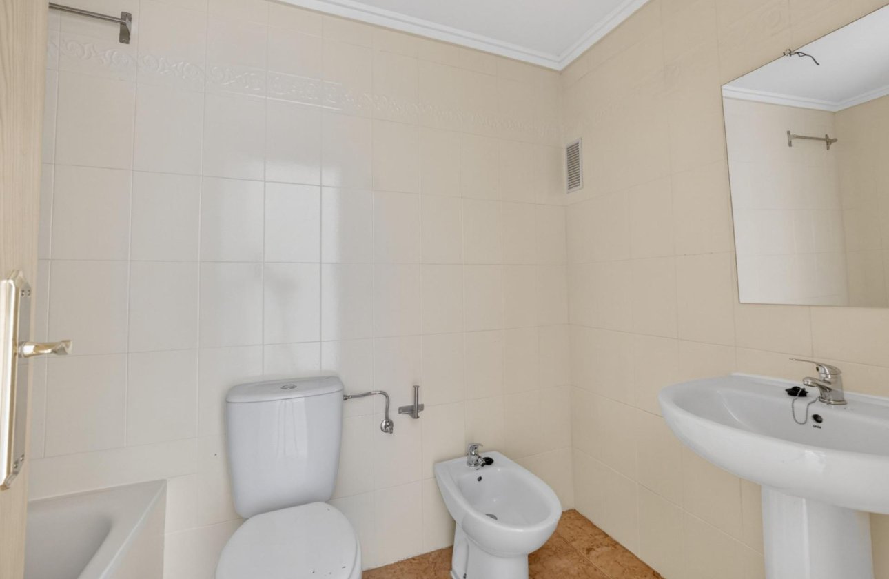 Herverkoop - Appartement -
Torrevieja - El Limonar
