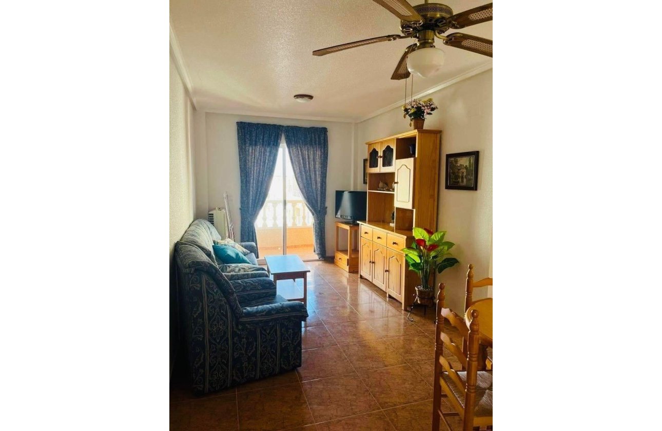 Herverkoop - Appartement -
Torrevieja - El Molino