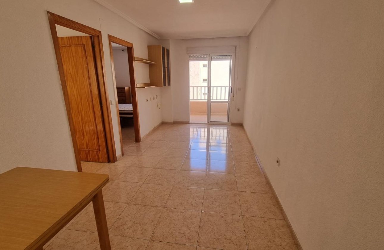 Herverkoop - Appartement -
Torrevieja - El Molino