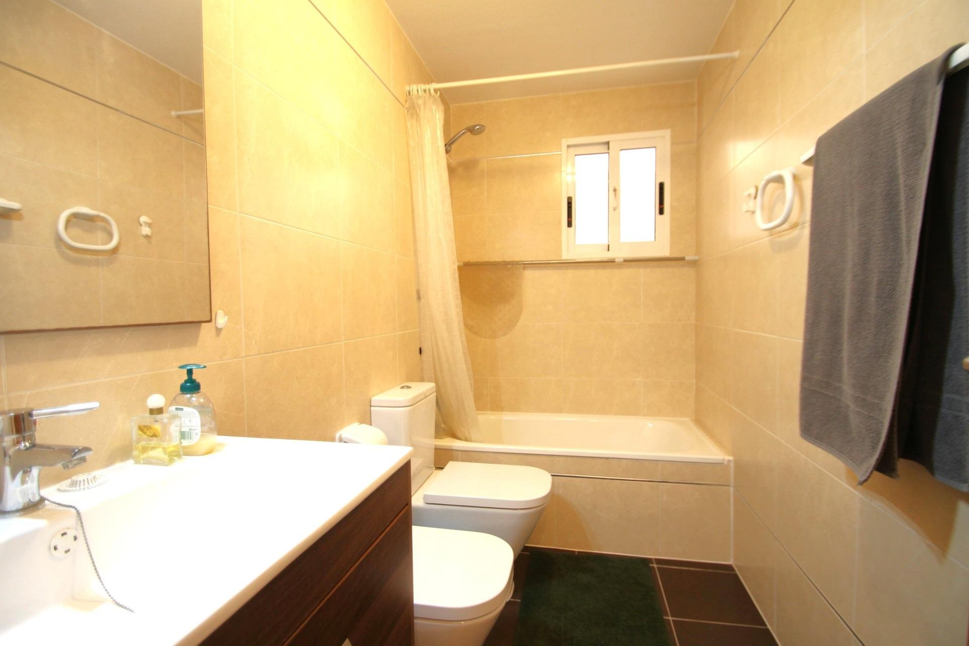 Herverkoop - Appartement -
Torrevieja - El Molino