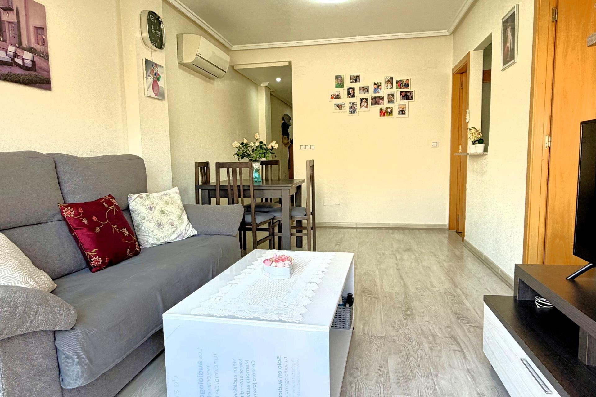 Herverkoop - Appartement -
Torrevieja - El Molino
