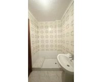 Herverkoop - Appartement -
Torrevieja - Estacion De Autobuses