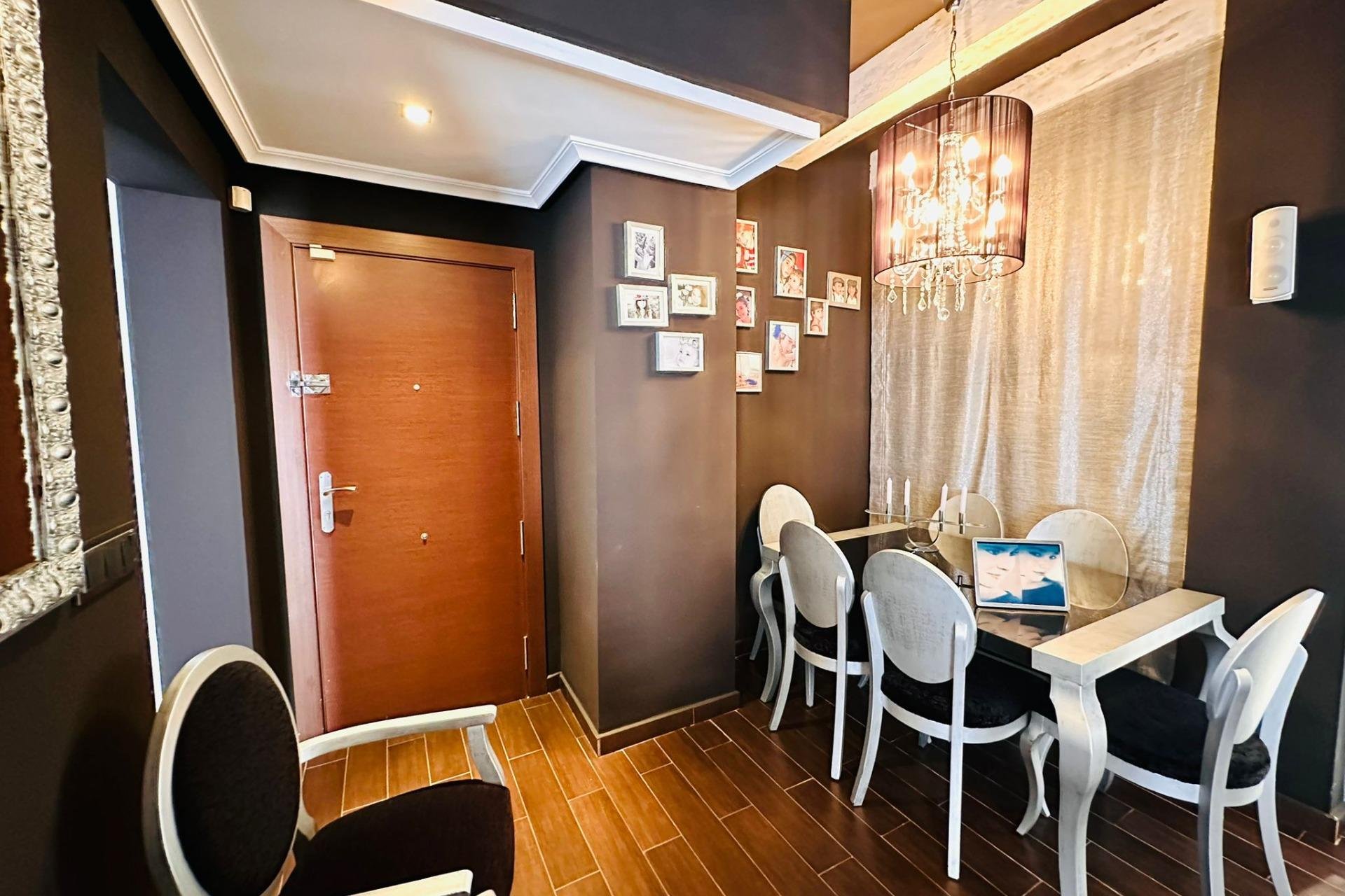 Herverkoop - Appartement -
Torrevieja - Estacion De Autobuses