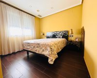 Herverkoop - Appartement -
Torrevieja - Estacion De Autobuses