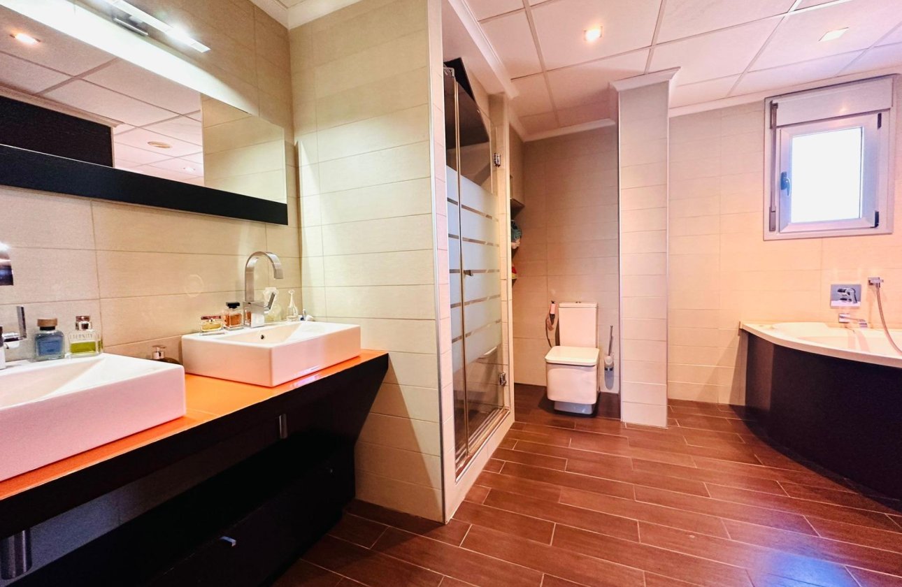 Herverkoop - Appartement -
Torrevieja - Estacion De Autobuses