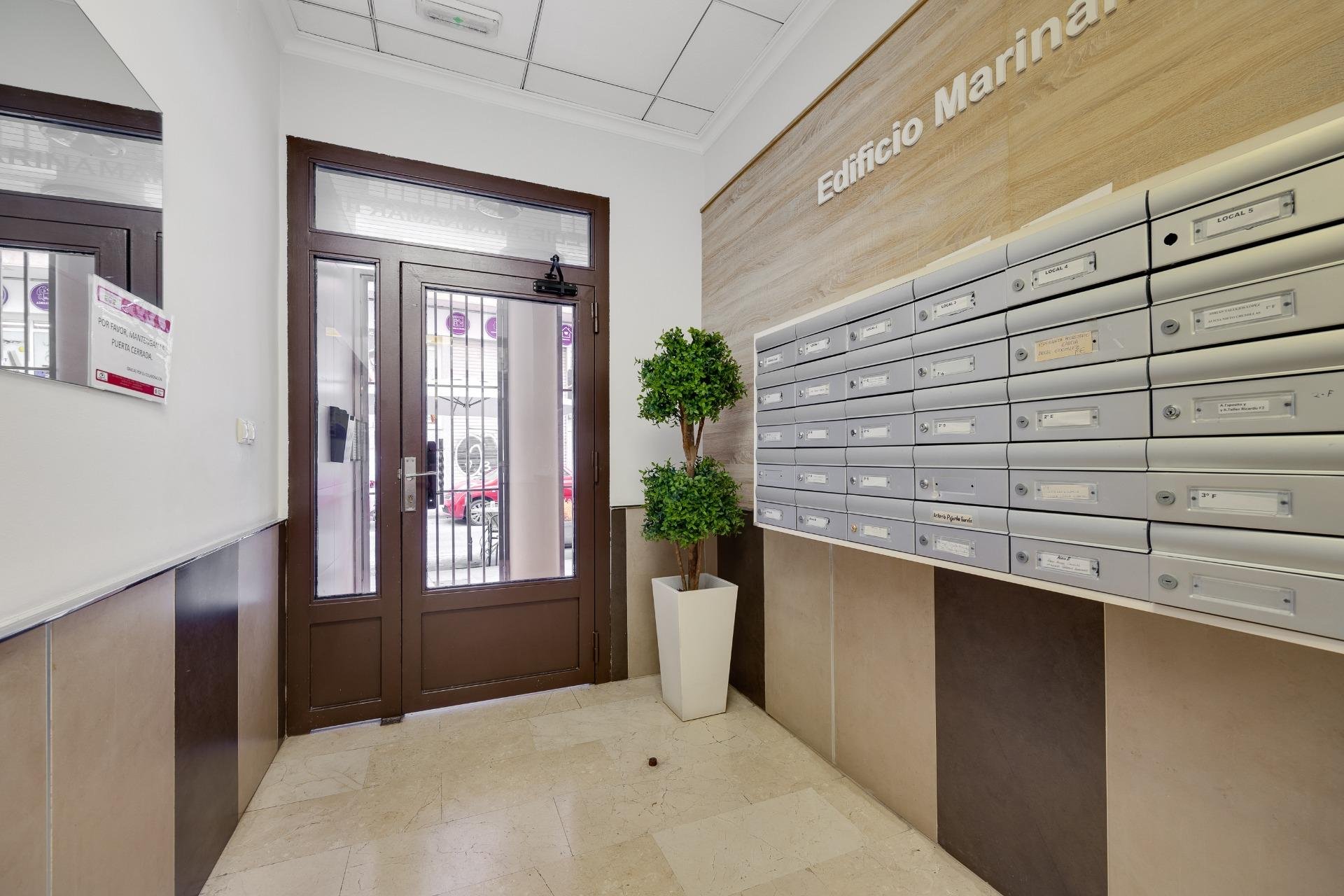 Herverkoop - Appartement -
Torrevieja - Estacion De Autobuses