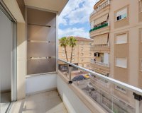 Herverkoop - Appartement -
Torrevieja - Estacion De Autobuses