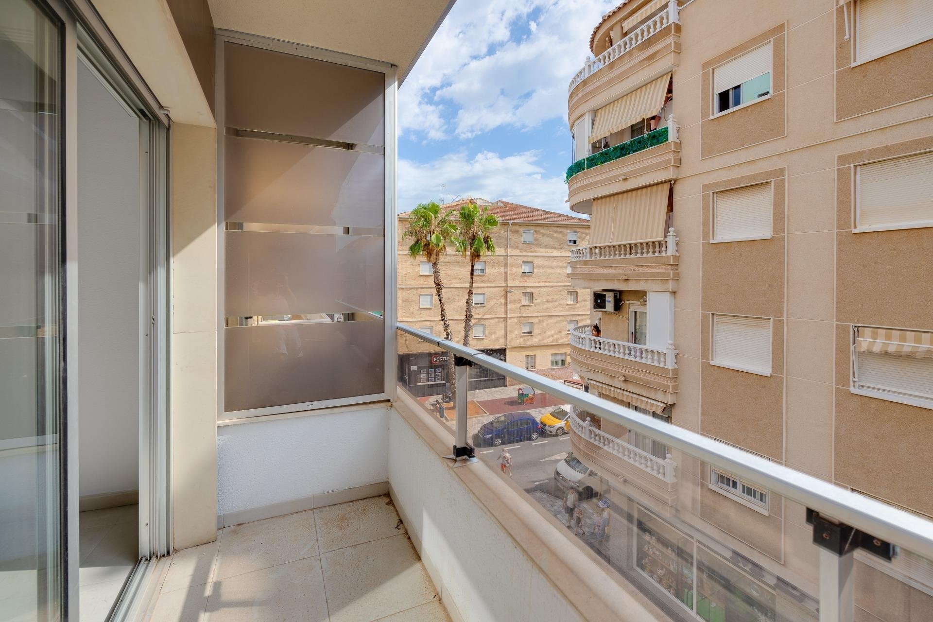 Herverkoop - Appartement -
Torrevieja - Estacion De Autobuses