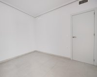 Herverkoop - Appartement -
Torrevieja - Estacion De Autobuses