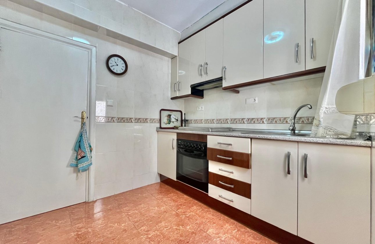 Herverkoop - Appartement -
Torrevieja - Estacion De Autobuses