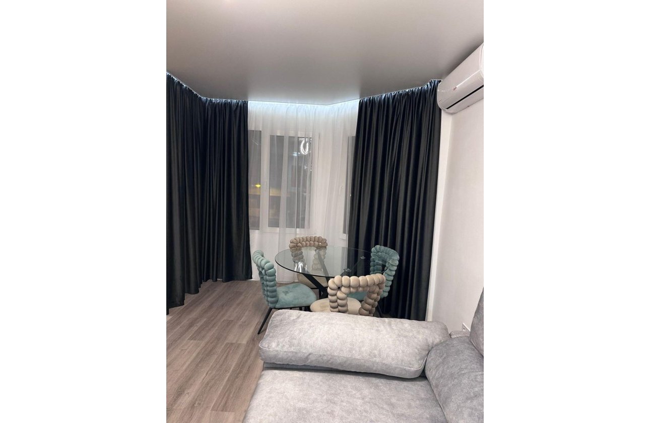 Herverkoop - Appartement -
Torrevieja - Estacion De Autobuses