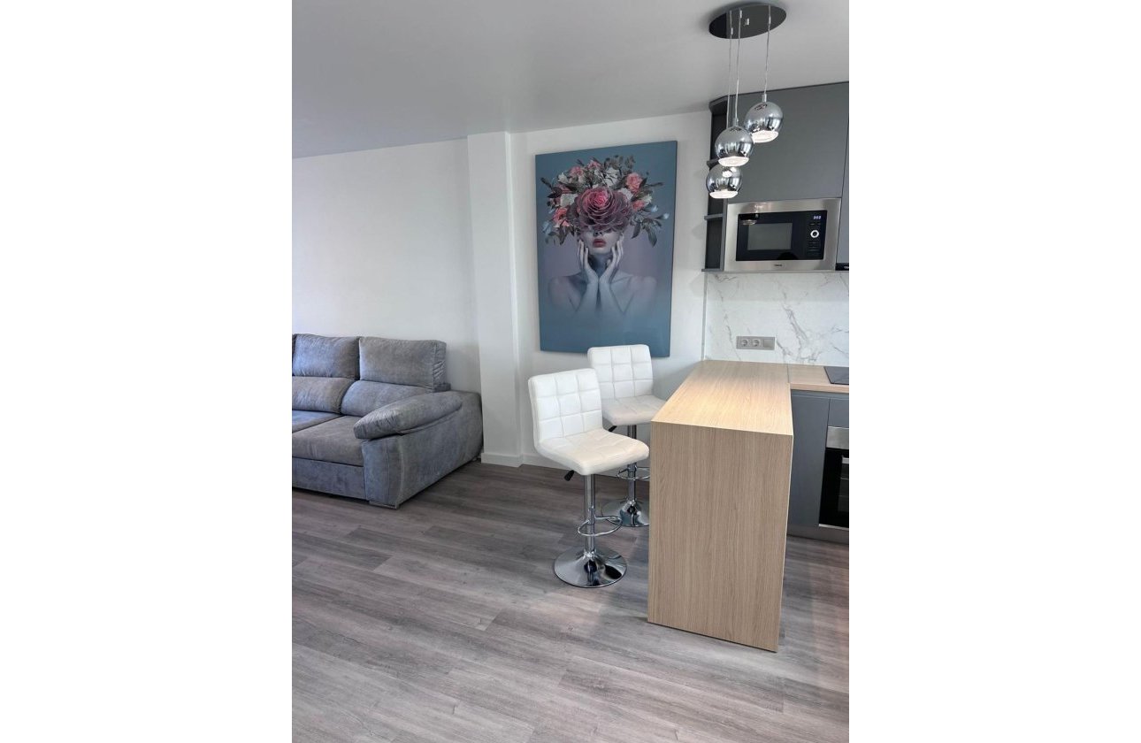 Herverkoop - Appartement -
Torrevieja - Estacion De Autobuses