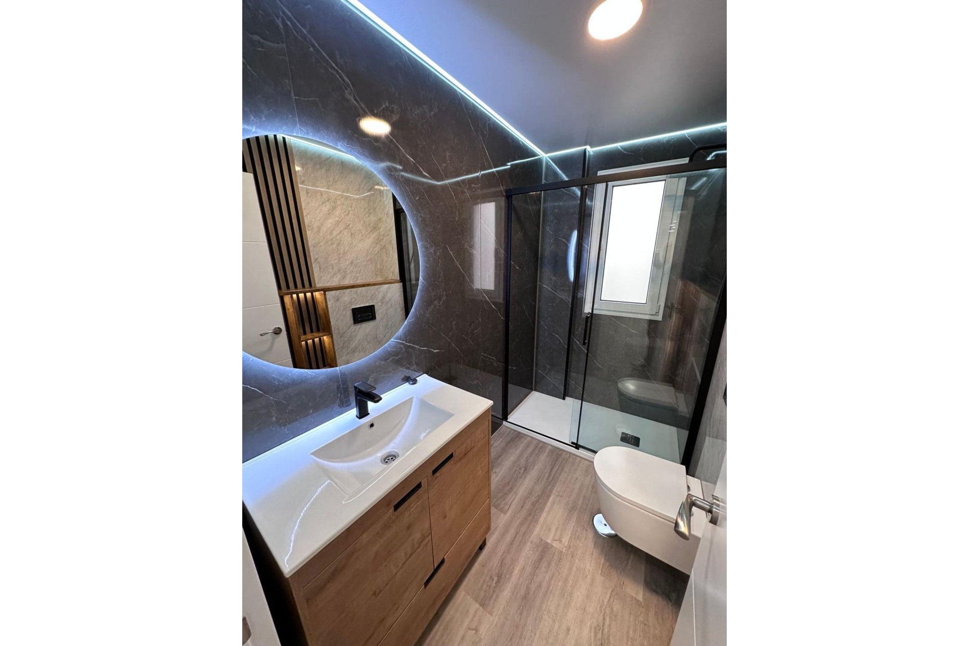 Herverkoop - Appartement -
Torrevieja - Estacion De Autobuses