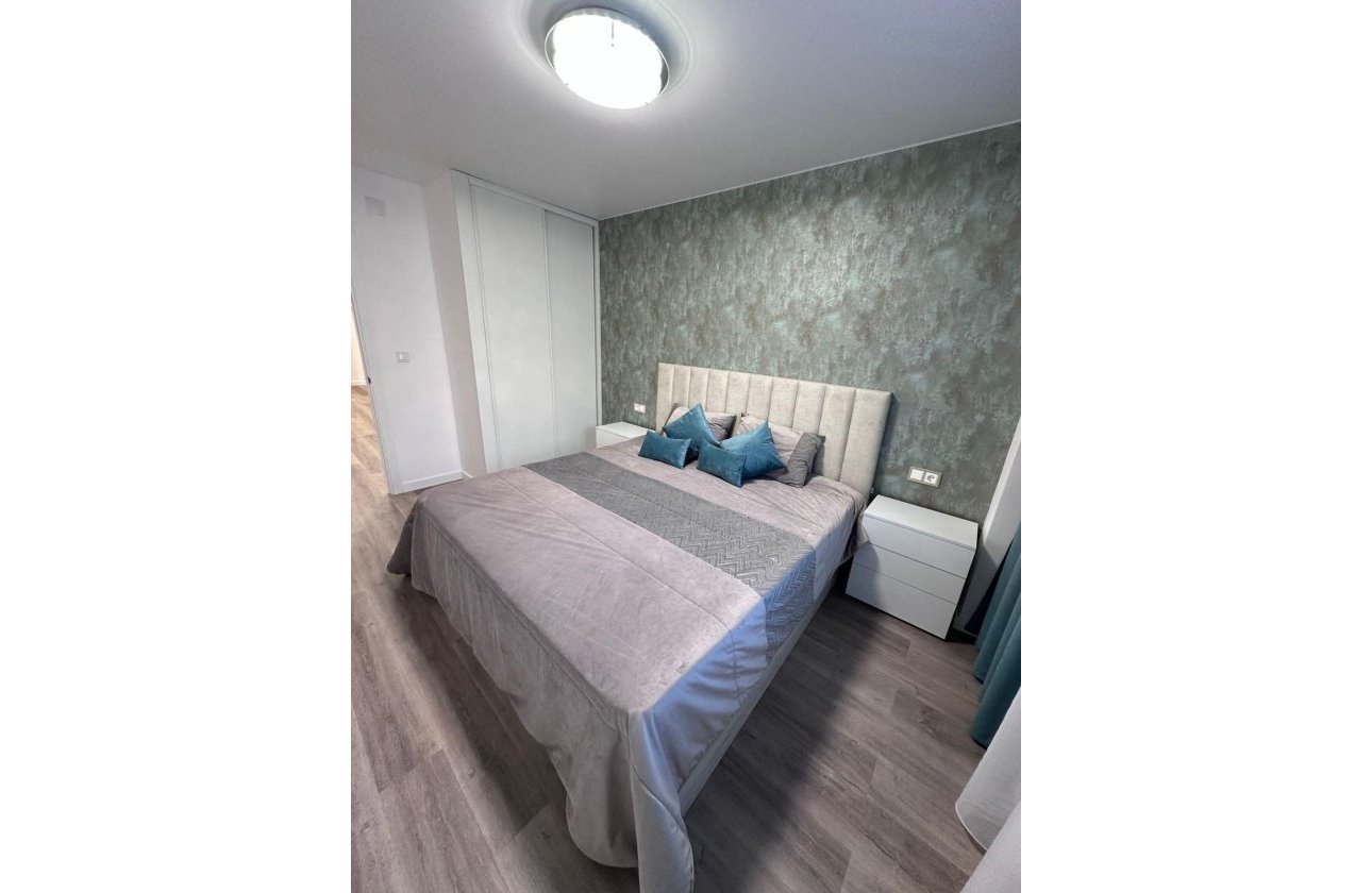 Herverkoop - Appartement -
Torrevieja - Estacion De Autobuses