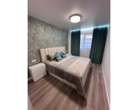 Herverkoop - Appartement -
Torrevieja - Estacion De Autobuses