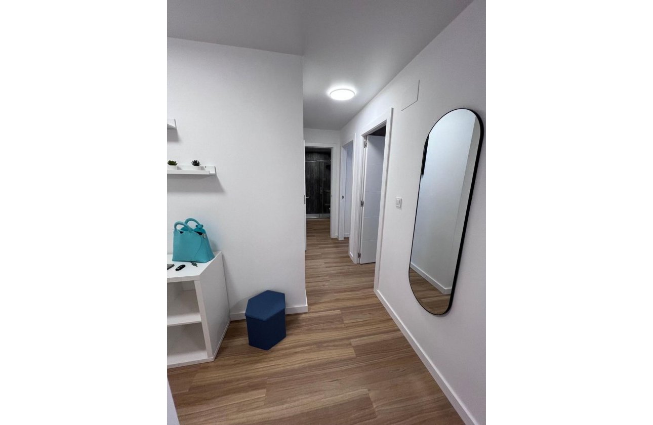 Herverkoop - Appartement -
Torrevieja - Estacion De Autobuses