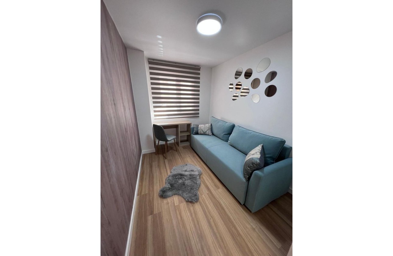 Herverkoop - Appartement -
Torrevieja - Estacion De Autobuses