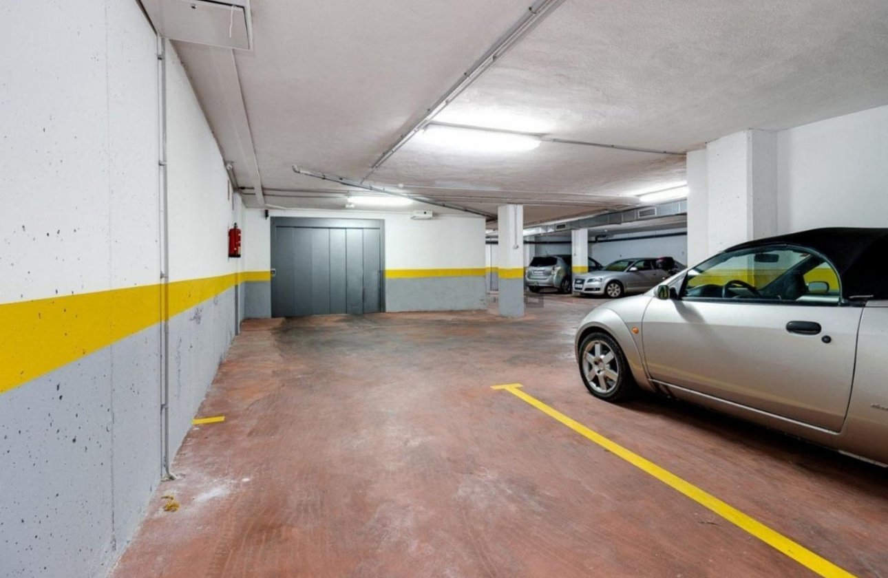 Herverkoop - Appartement -
Torrevieja - Estacion De Autobuses