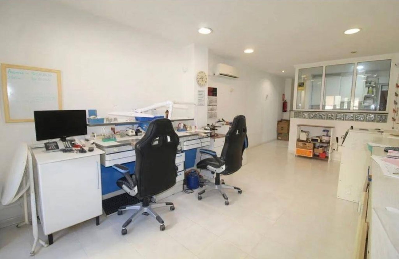 Herverkoop - Appartement -
Torrevieja - Estacion De Autobuses