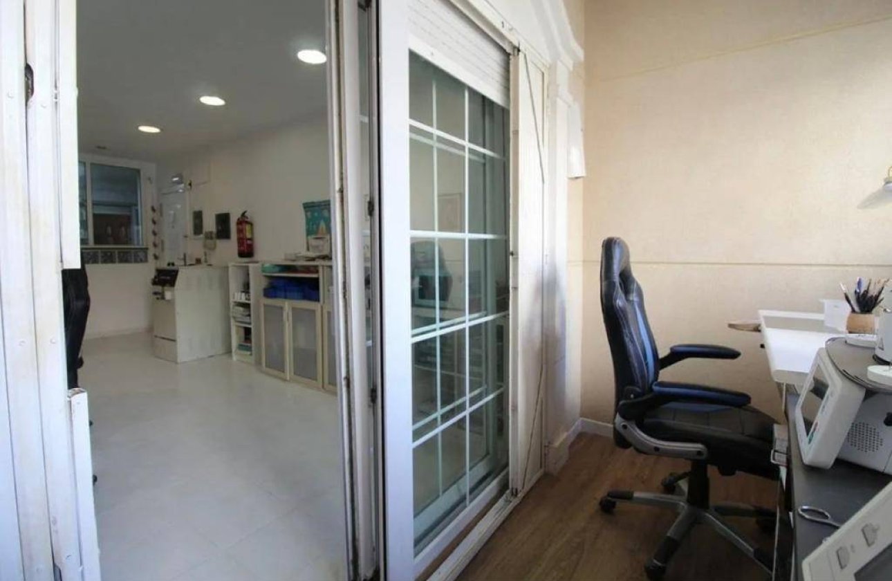 Herverkoop - Appartement -
Torrevieja - Estacion De Autobuses