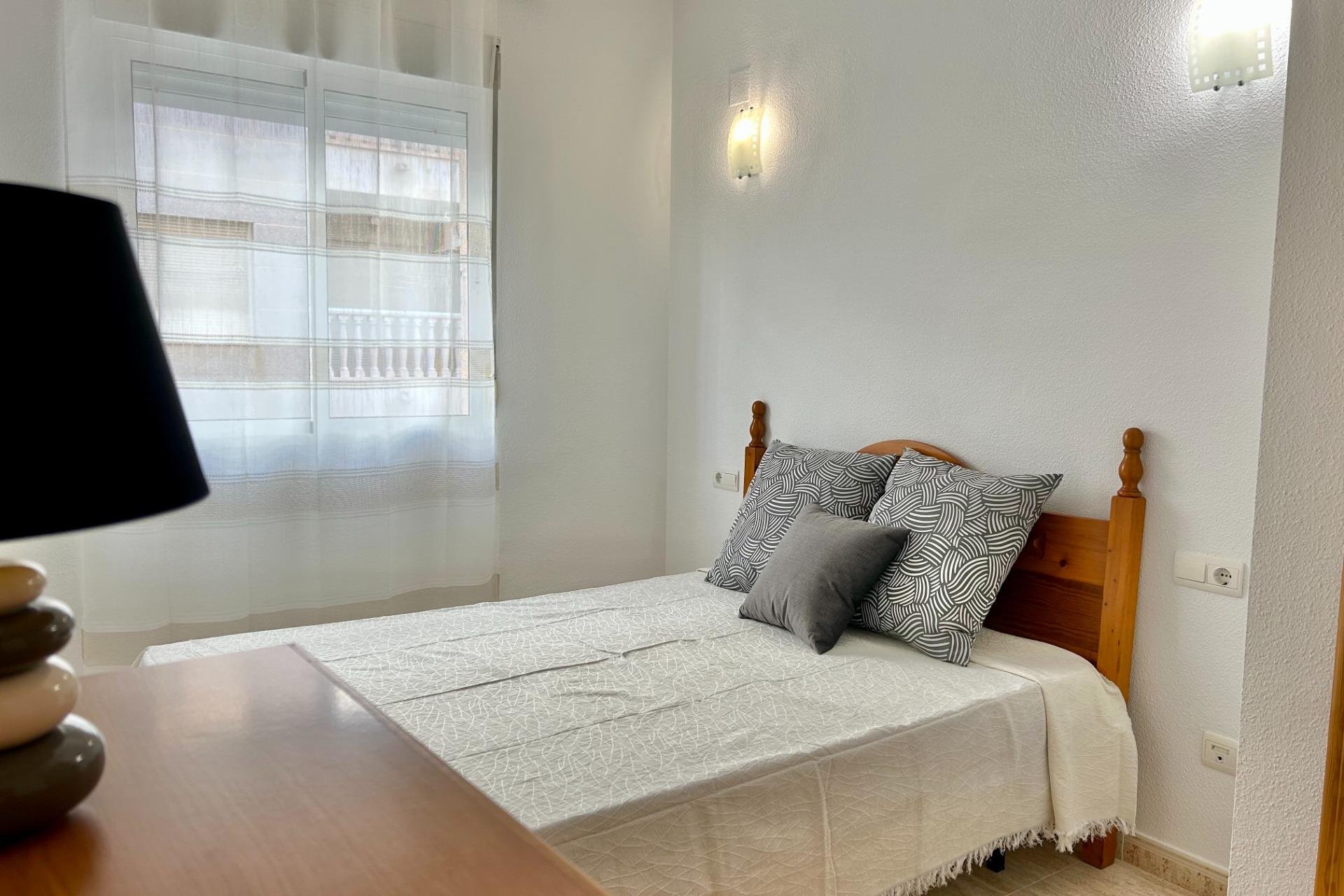 Herverkoop - Appartement -
Torrevieja - Estacion De Autobuses