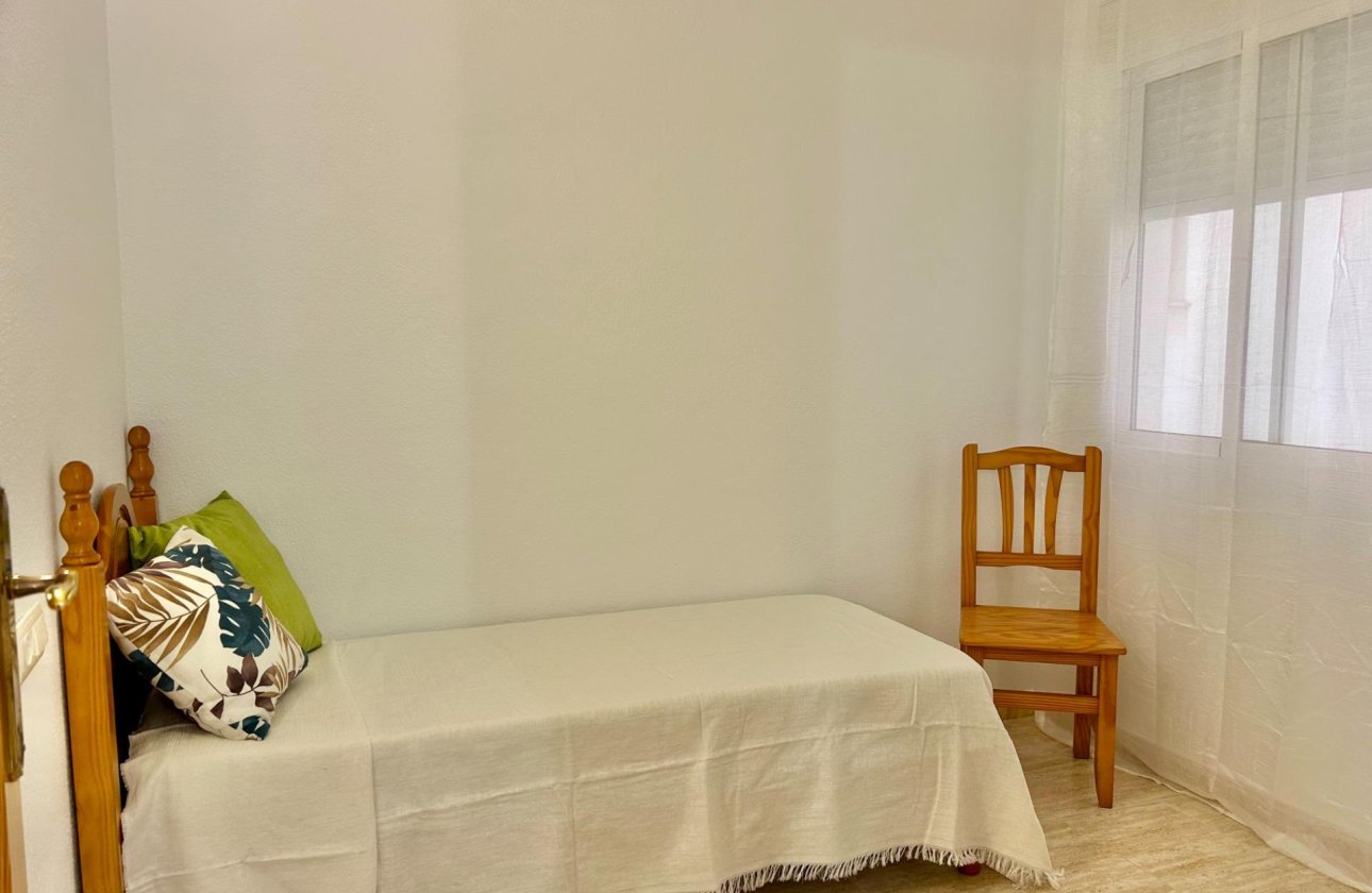 Herverkoop - Appartement -
Torrevieja - Estacion De Autobuses