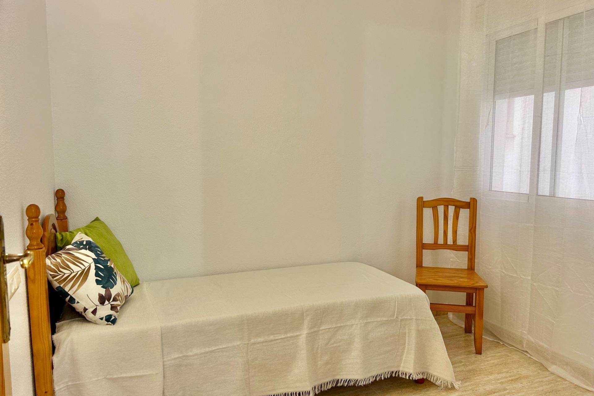 Herverkoop - Appartement -
Torrevieja - Estacion De Autobuses