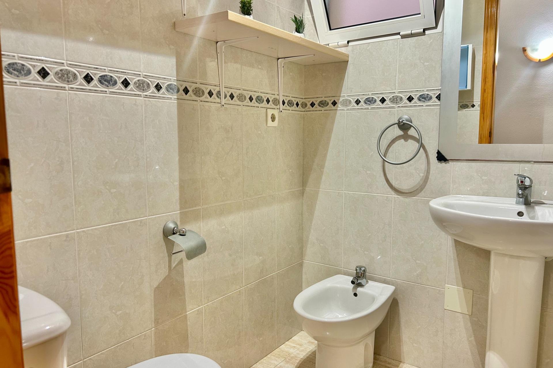 Herverkoop - Appartement -
Torrevieja - Estacion De Autobuses