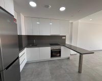 Herverkoop - Appartement -
Torrevieja - Estacion De Autobuses