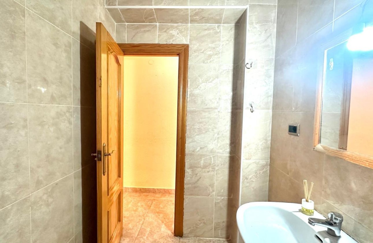 Herverkoop - Appartement -
Torrevieja - Estacion De Autobuses