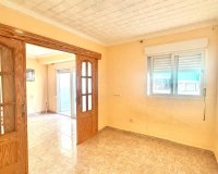 Herverkoop - Appartement -
Torrevieja - Estacion De Autobuses