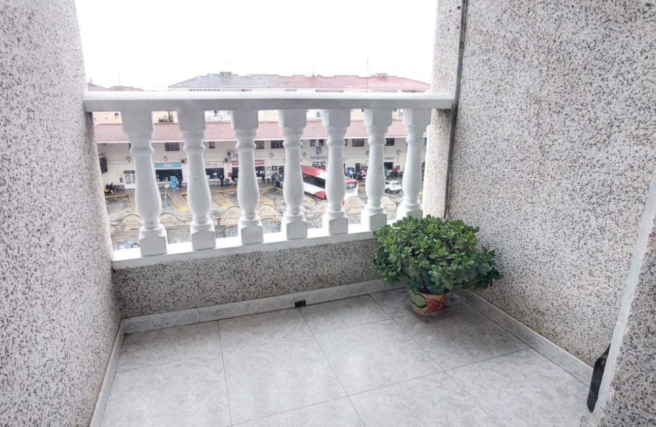 Herverkoop - Appartement -
Torrevieja - Estacion De Autobuses