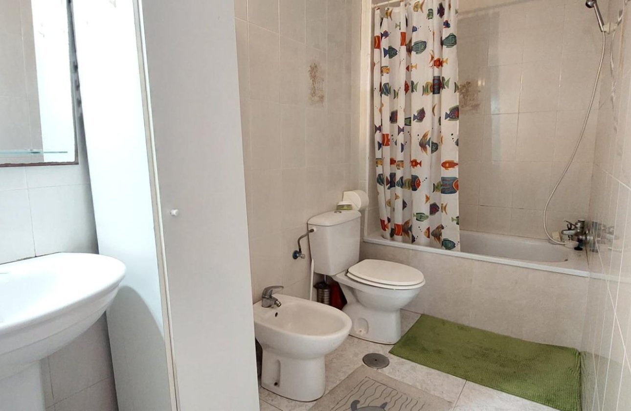 Herverkoop - Appartement -
Torrevieja - Estacion De Autobuses